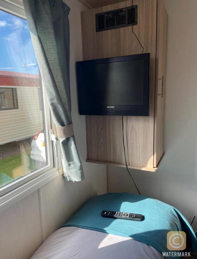 Robin Hood Caravan Park North Wales Free Wi-Fi And Smart Tvs Passes Not Included Rhyl Exterior photo